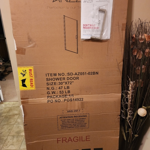 (BRAND NEW) SEMI-FRAMELESS DHOWER DOOR - Picture 5 of 5